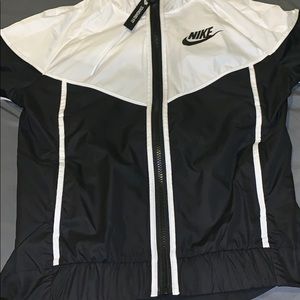 nike wines xs windbreaker